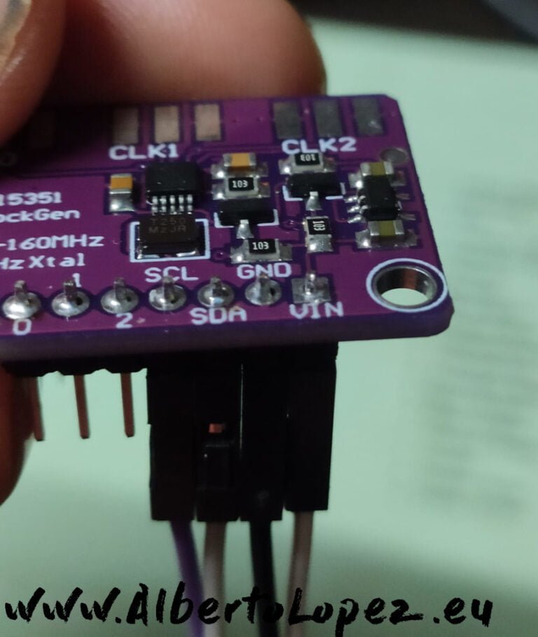 Clock generator Si5351